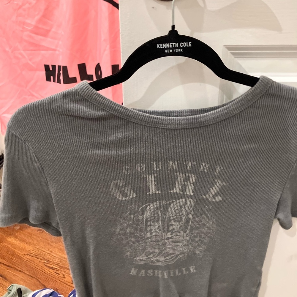 Gray Short Sleeve Tee with Vintage Graphic